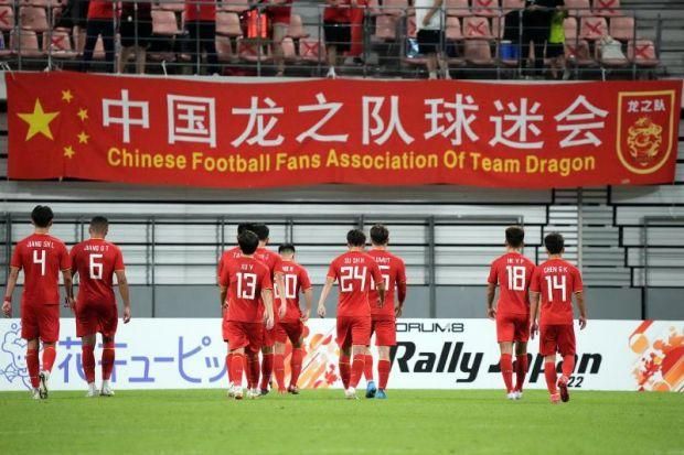 英媒footballtransfers的独家报道，阿森纳不会再继续尝试引进奥斯梅恩，而切尔西会继续尝试引进奥斯梅恩。